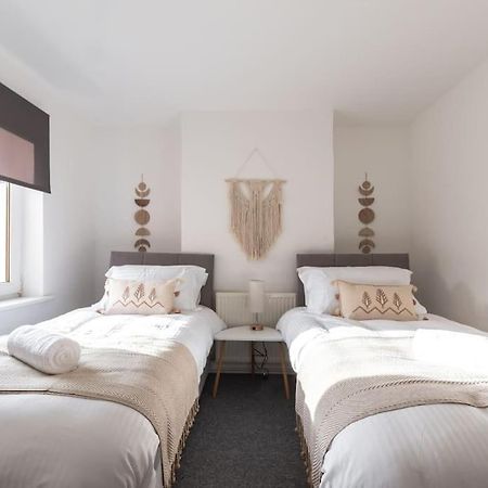 Beautiful 4 Bedroom House Reading Ngoại thất bức ảnh
