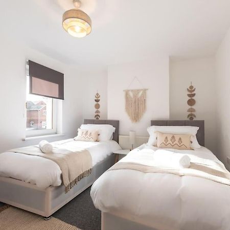 Beautiful 4 Bedroom House Reading Ngoại thất bức ảnh