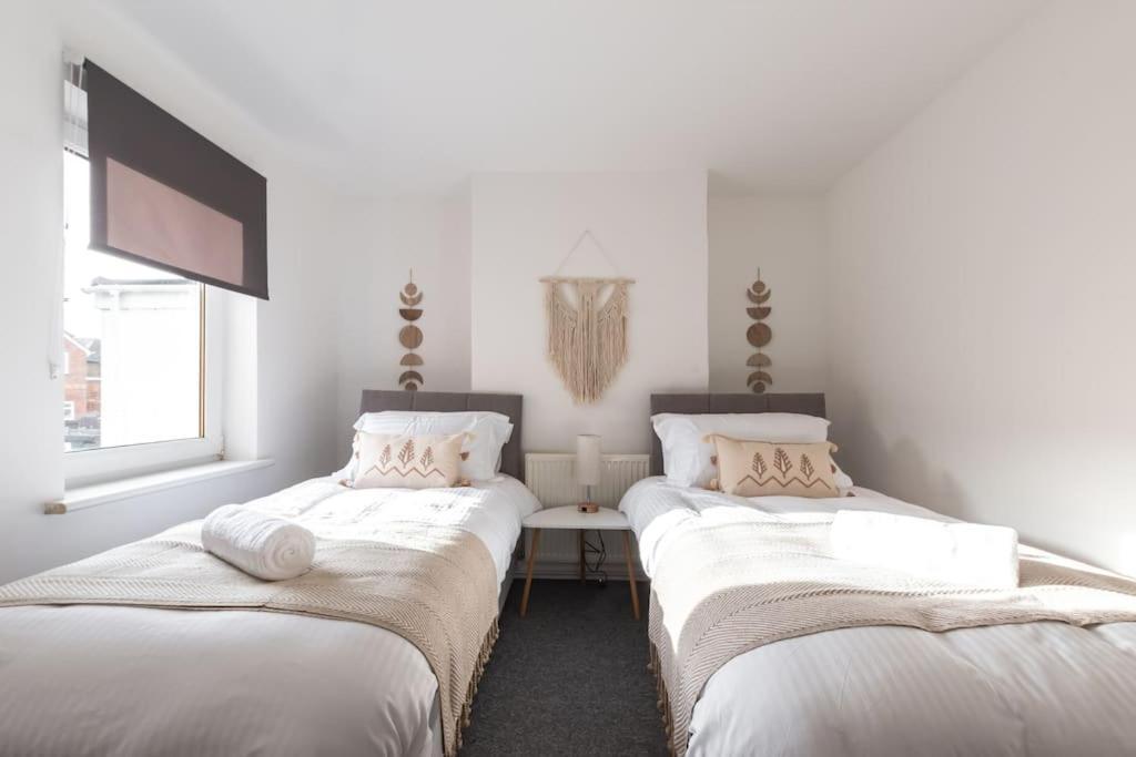 Beautiful 4 Bedroom House Reading Ngoại thất bức ảnh