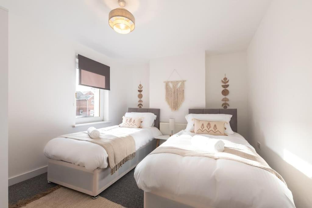 Beautiful 4 Bedroom House Reading Ngoại thất bức ảnh