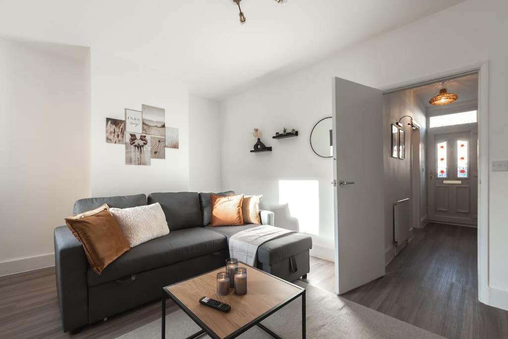 Beautiful 4 Bedroom House Reading Ngoại thất bức ảnh