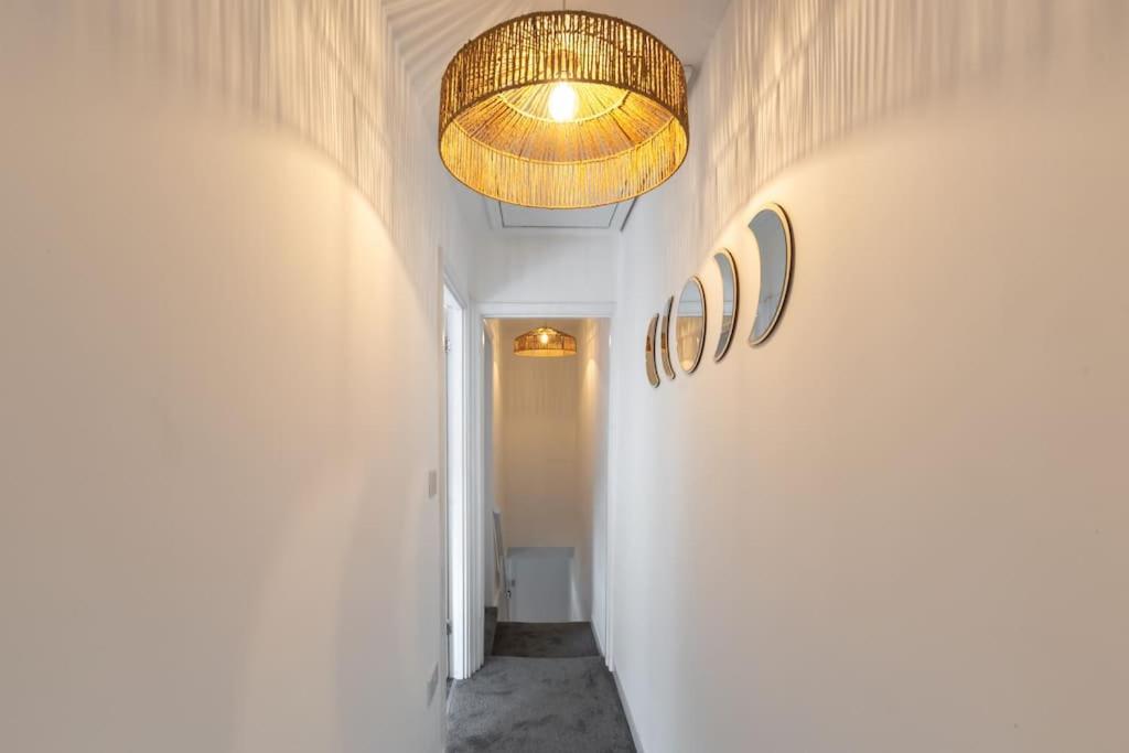 Beautiful 4 Bedroom House Reading Ngoại thất bức ảnh