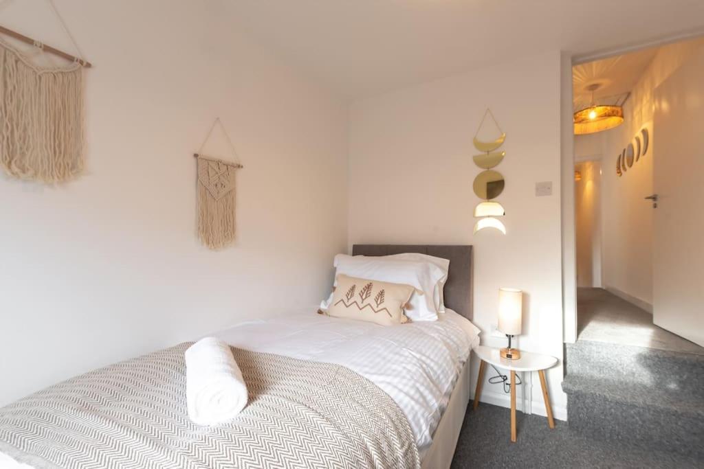 Beautiful 4 Bedroom House Reading Ngoại thất bức ảnh