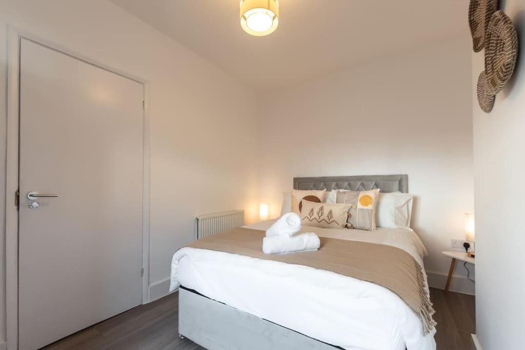 Beautiful 4 Bedroom House Reading Ngoại thất bức ảnh