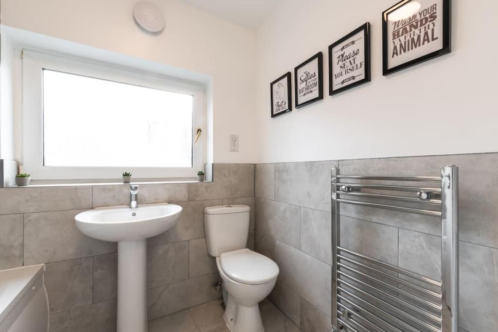 Beautiful 4 Bedroom House Reading Ngoại thất bức ảnh